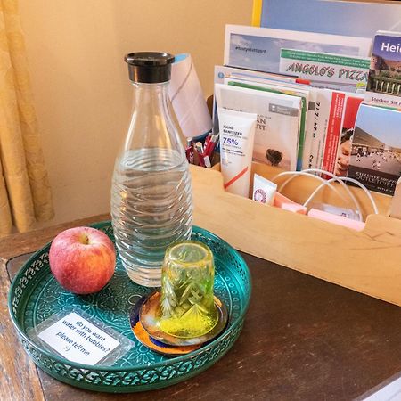 Zimmer In Kuenstlerwohnung Stuttgart Eksteriør billede